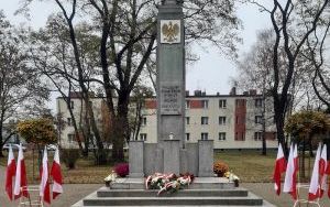 Pomnik "Ku czci poległych o wolność i demokrację w latach II Wojny Światowej"